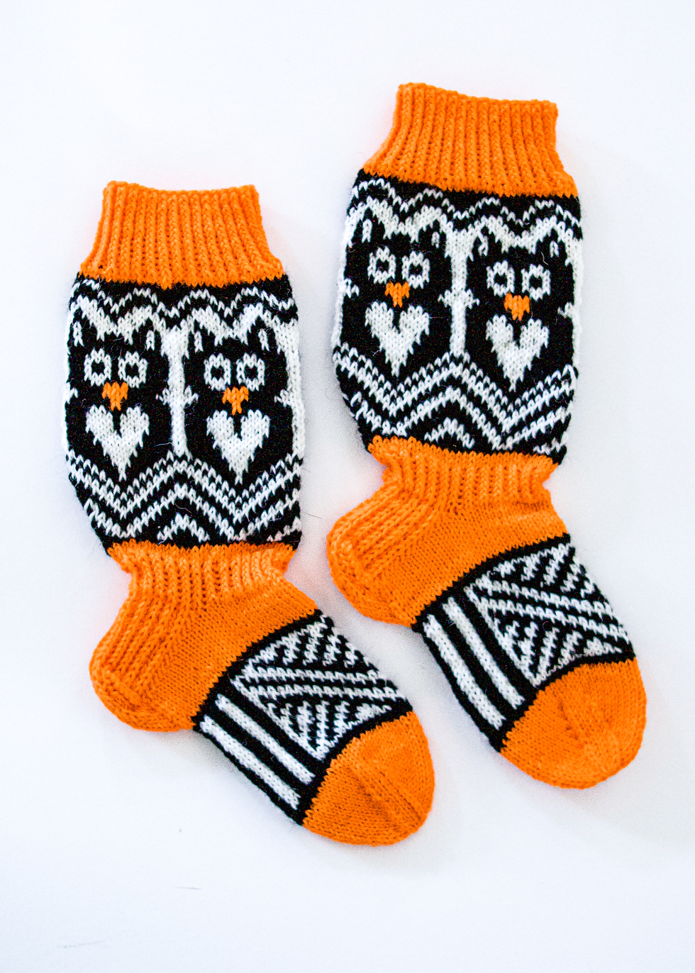 Pöllö-villasukat – eläinaiheiset kirjoneulesukat