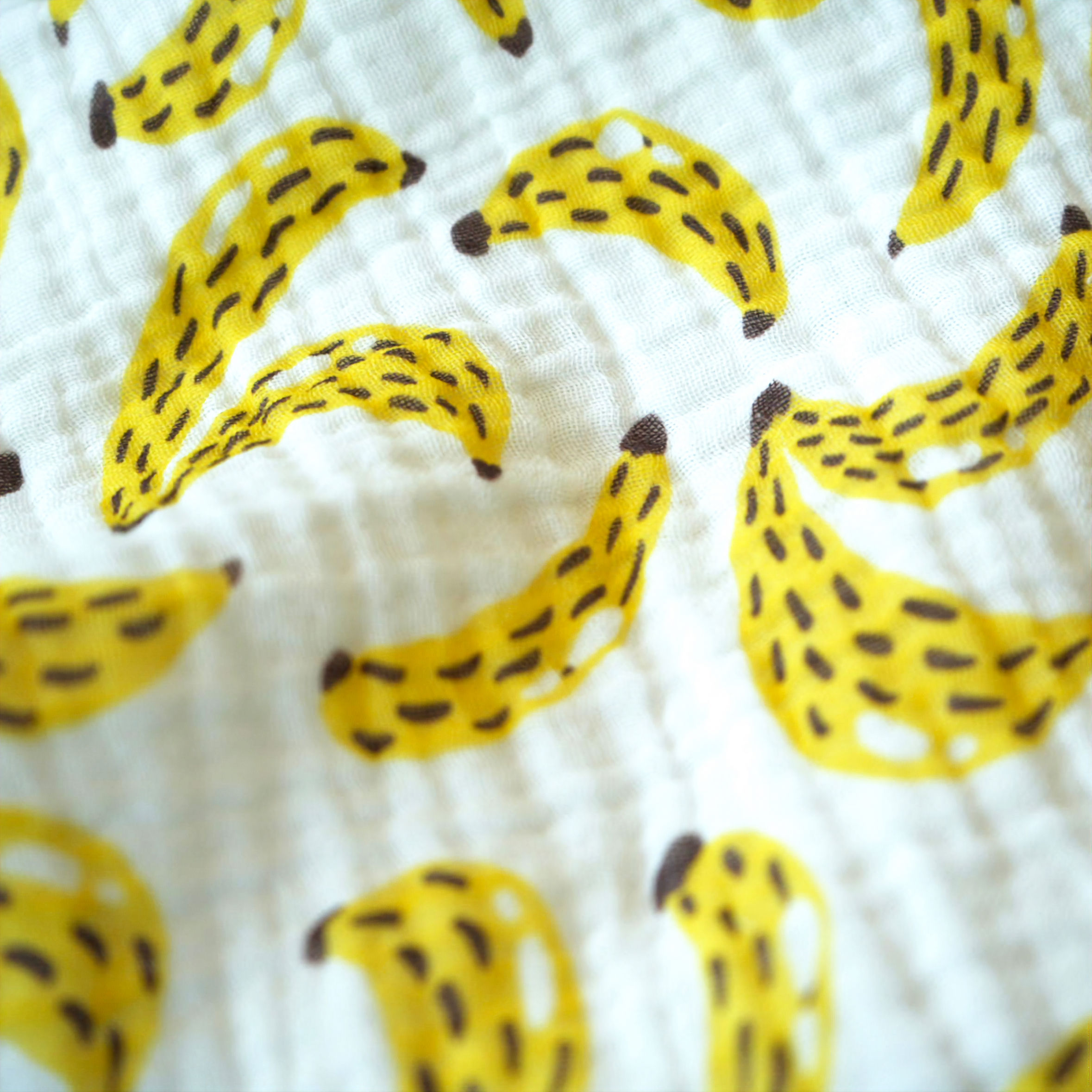 Muz desenli 4 katlı müslin örtü