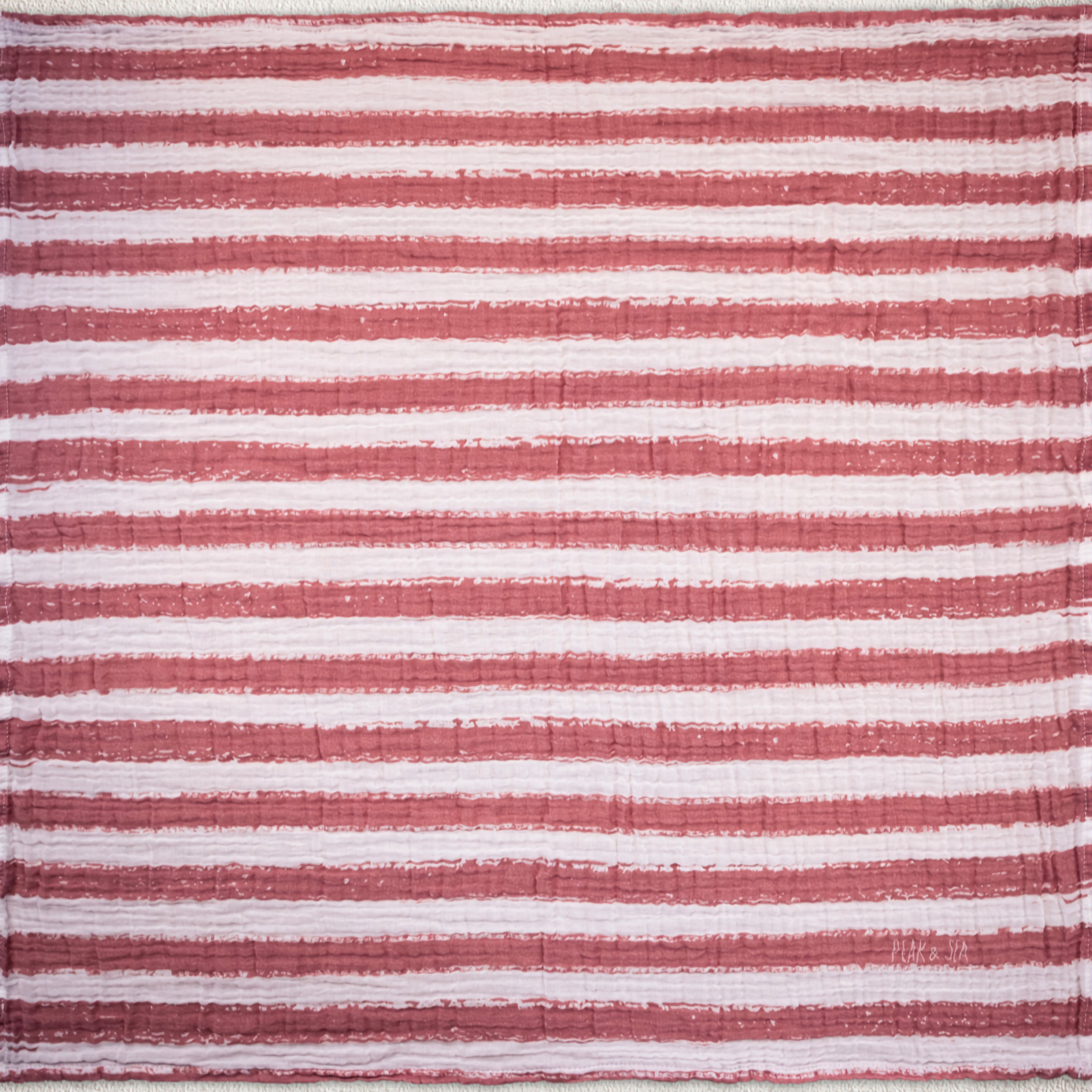 Çizgili desenli iki katlı organik müslin örtü