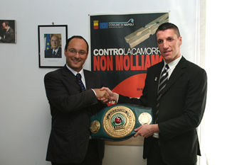 LA NAPOLIBOXE DOMANI ALLA MARCIA ANTIVIOLENZA