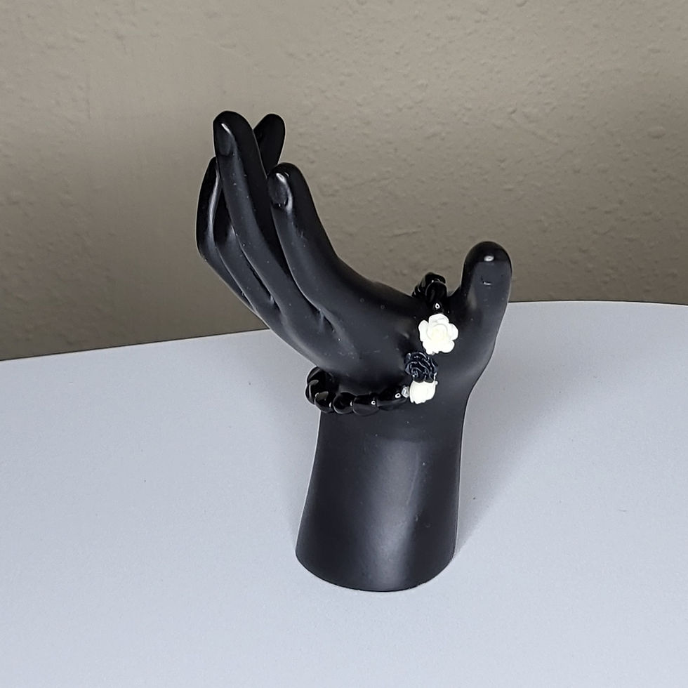 Thumbnail: Black and White Flower Bracelet 