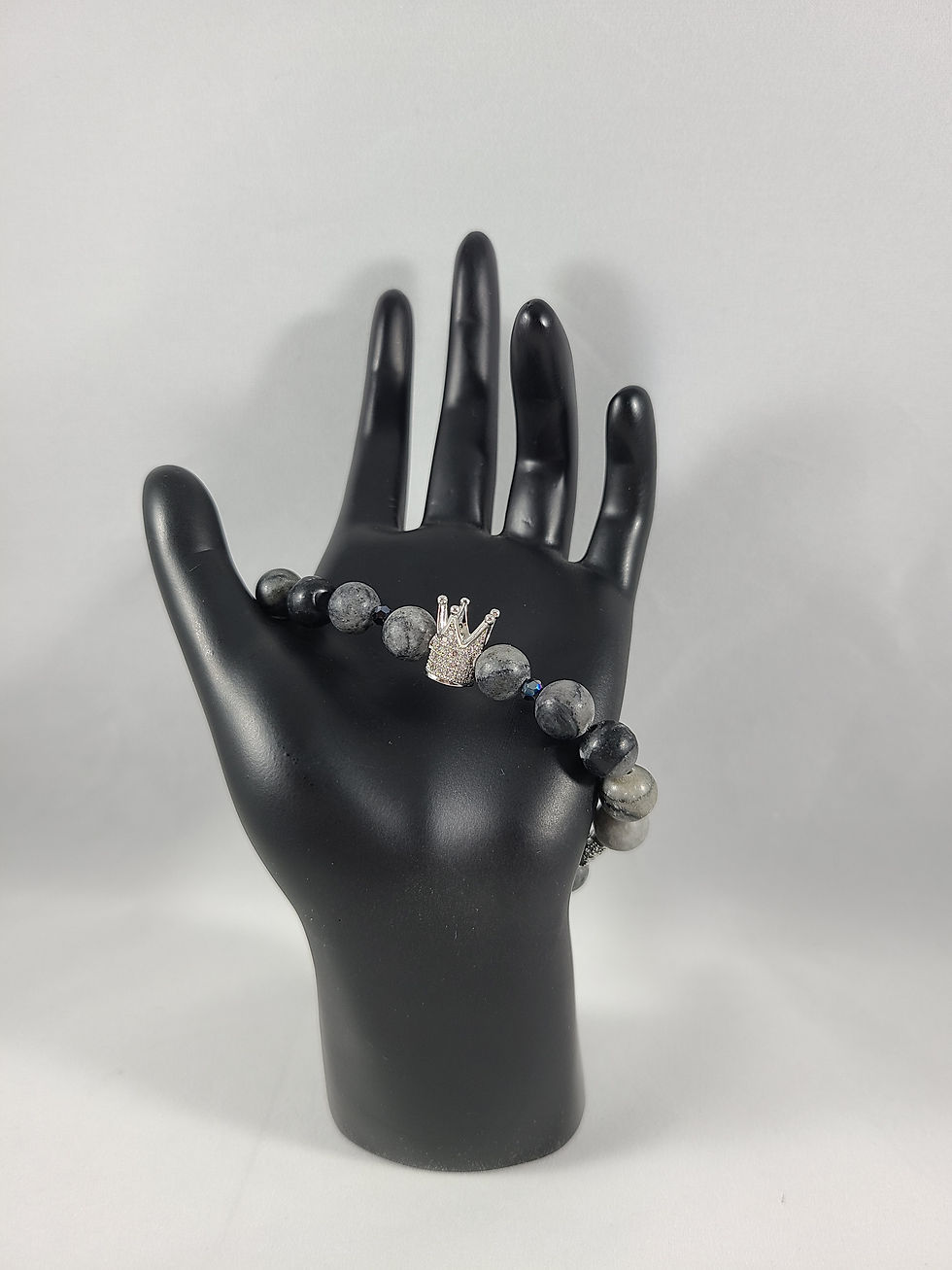 Thumbnail: Silver Crown Black Pearl Beaded Bracelet 