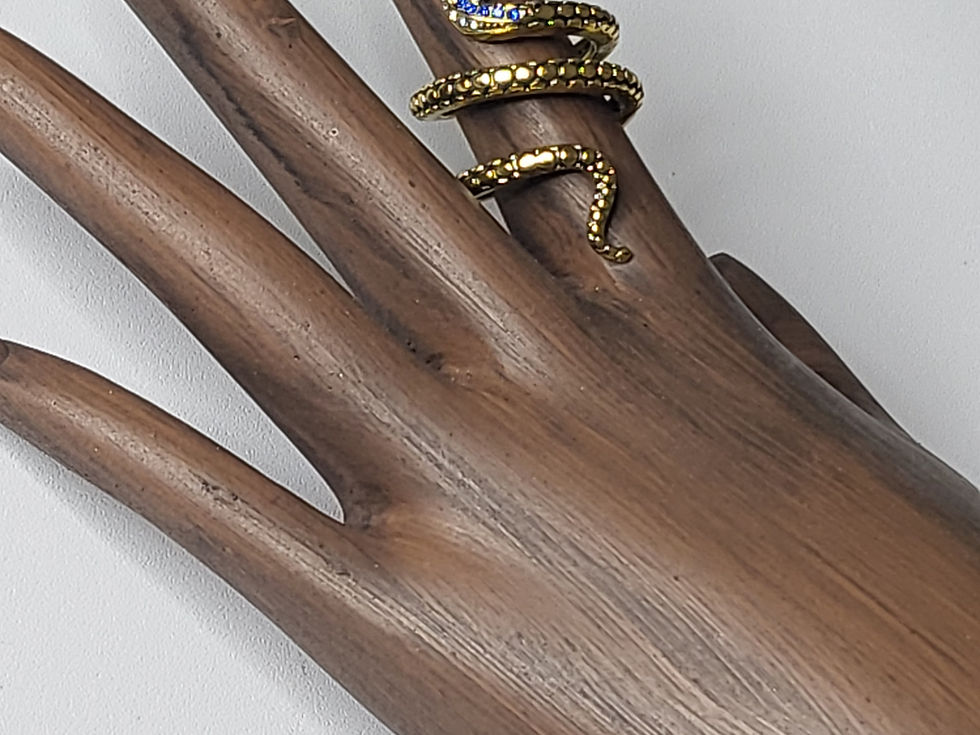 Thumbnail: Seductive Ring