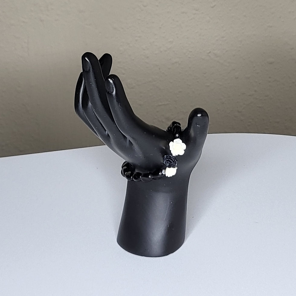 Thumbnail: Black and White Flower Bracelet 