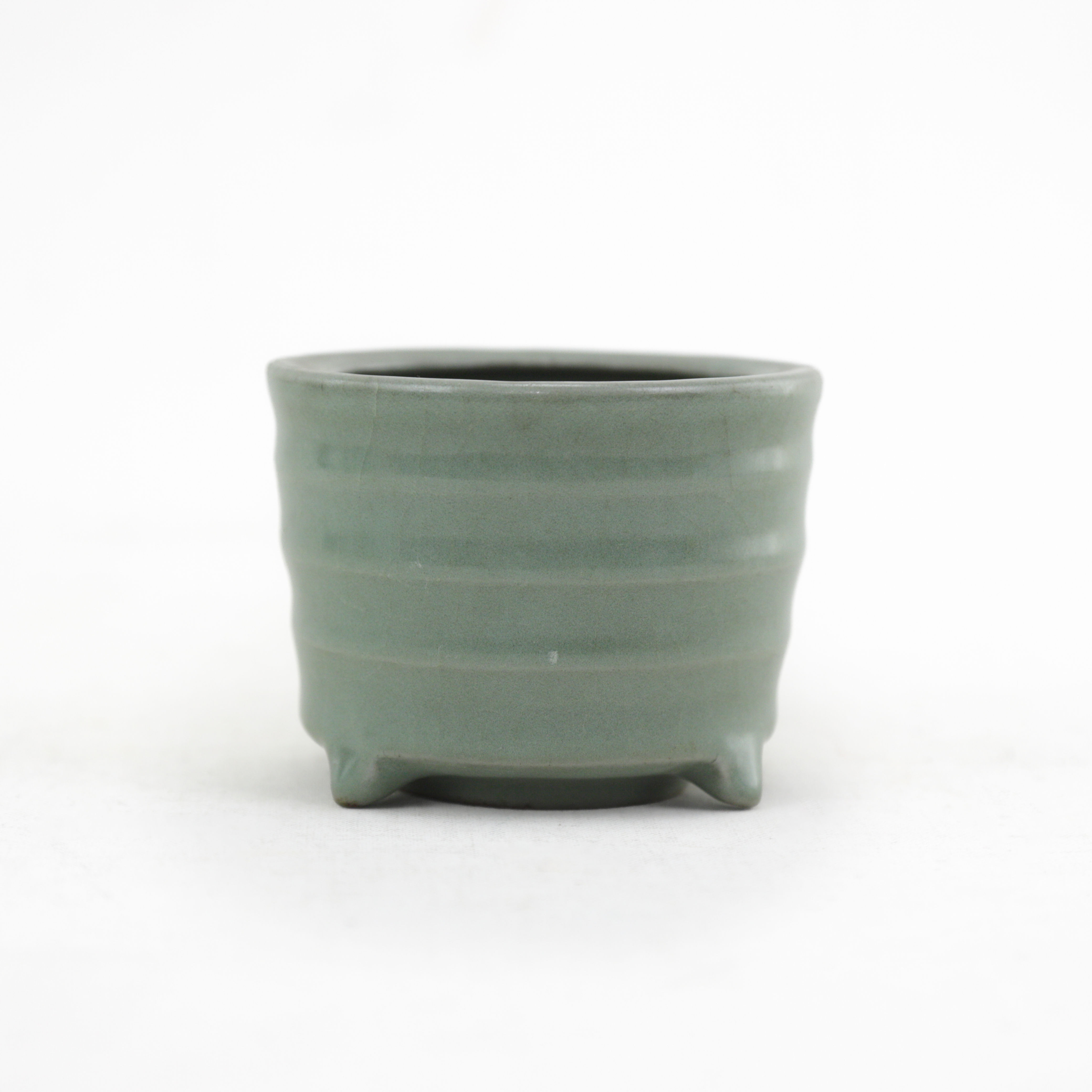 Longquan Kiln Celadon Tripod Incense Burner with String Pattern
