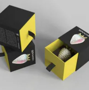 Thumbnail: HAJIME SORAYAMA Crystal Strawberry 空山基 水晶 草莓