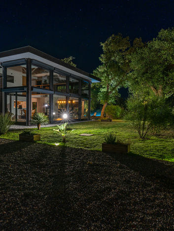 entrée villa de nuit.jpg