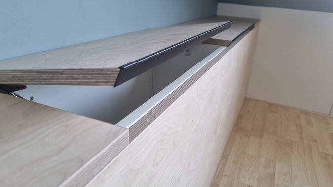 Detail klep klepkist berken