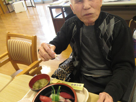 「握り寿司・海苔巻き」（楓・橘ユニット）