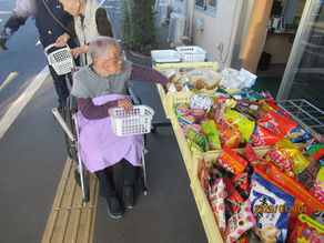 「移動販売で買い物と日常」（楓・橘ユニット）