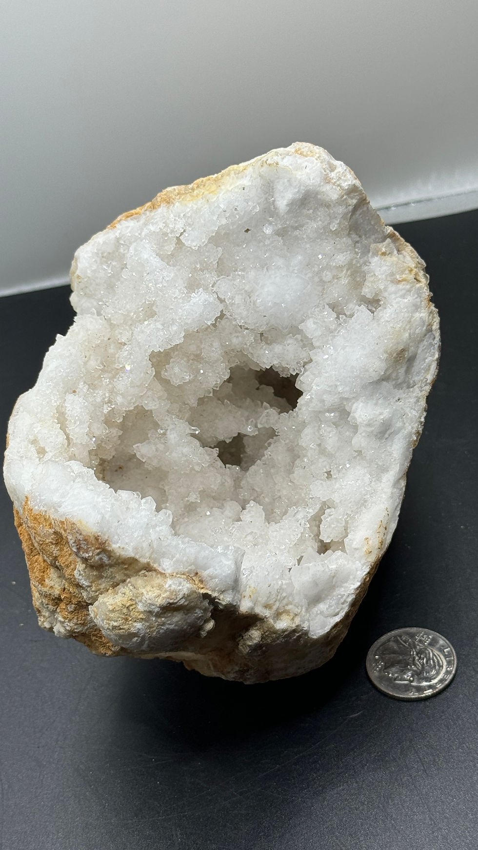 Miniature : Sparkling Quartz Geode
