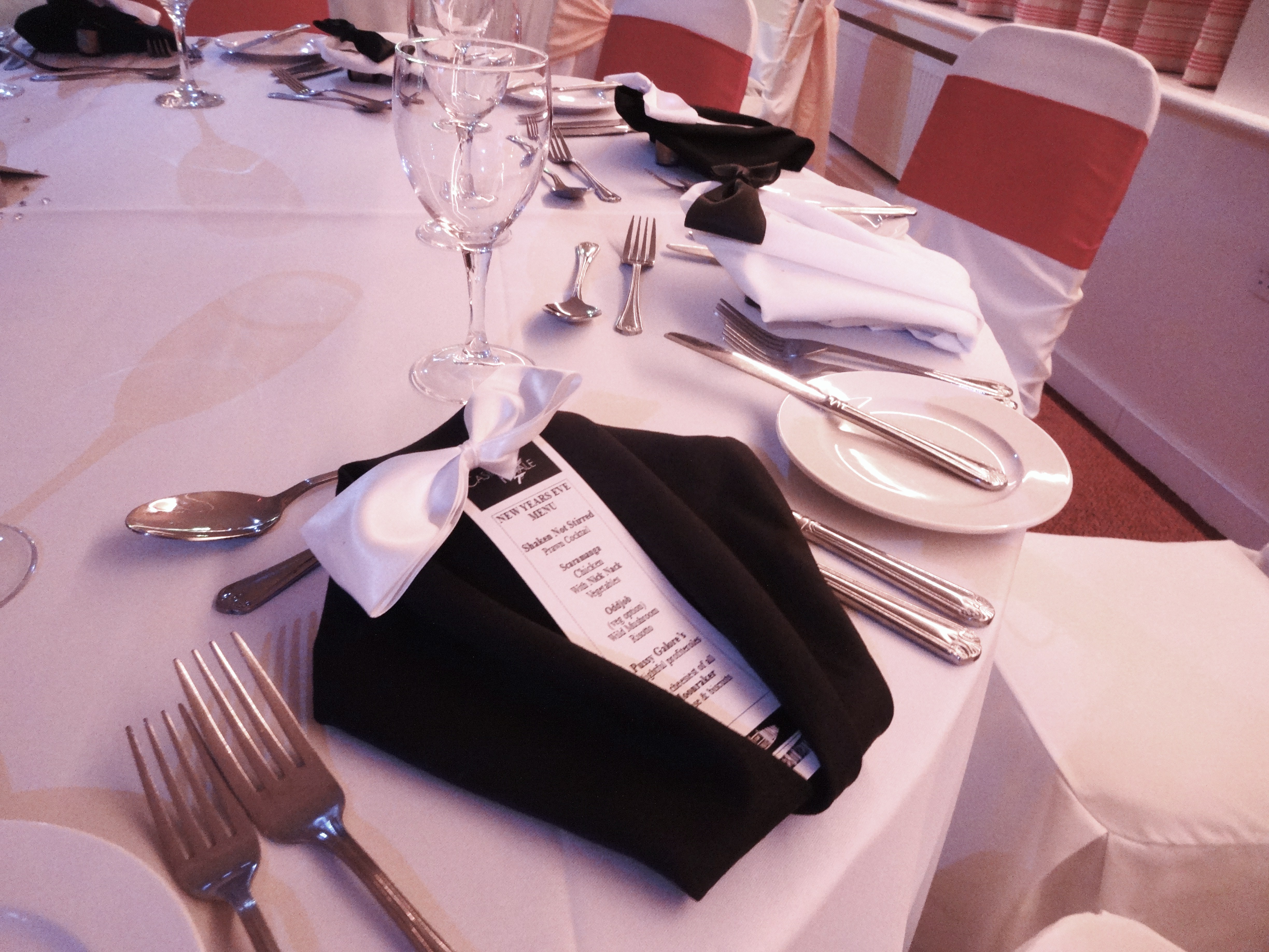 Dinner jacket napkin fold black DSC02719