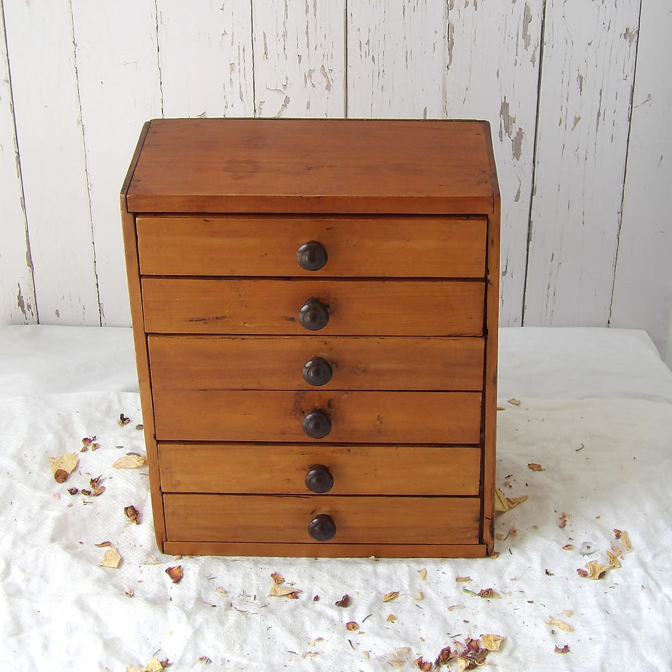 Vintage apprentice set of drawers with Bakelite knobs