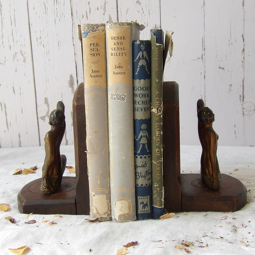Thumbnail: Pair of Art Deco figurine bookends