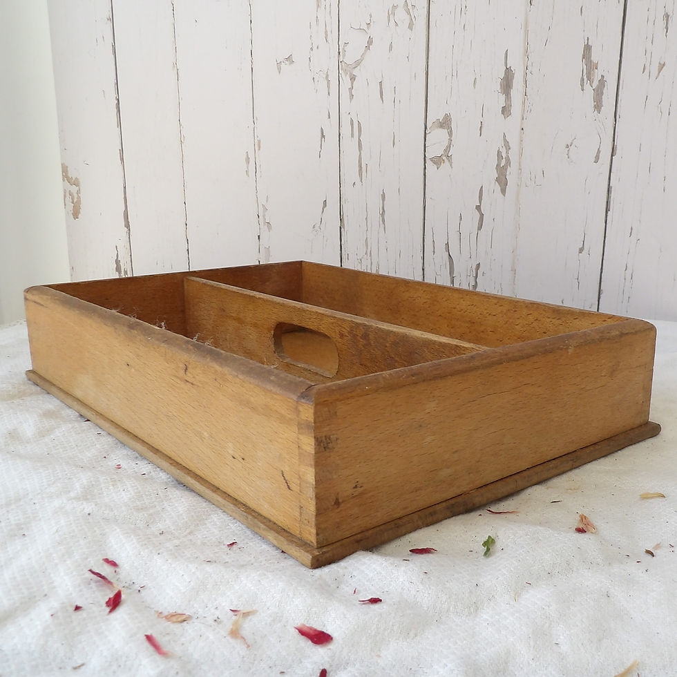 small vintage wooden cutlery caddy with central handle
