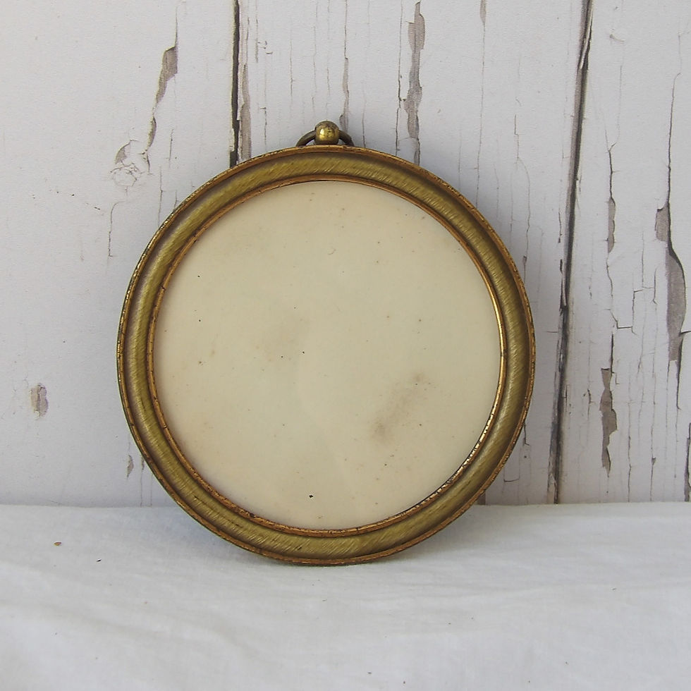 Thumbnail: Round Antique Metal Photo Frame with Hanging Ring