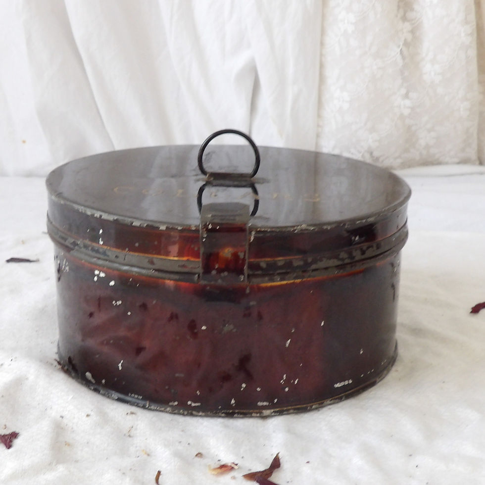 Thumbnail: antique metal collar box with ring handle