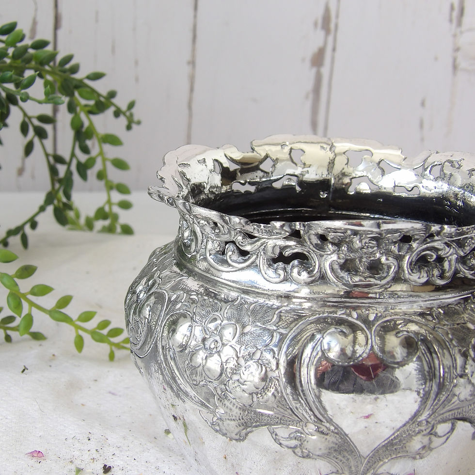 Thumbnail: Victorian Britannia plate planter by Lee & Wigfull