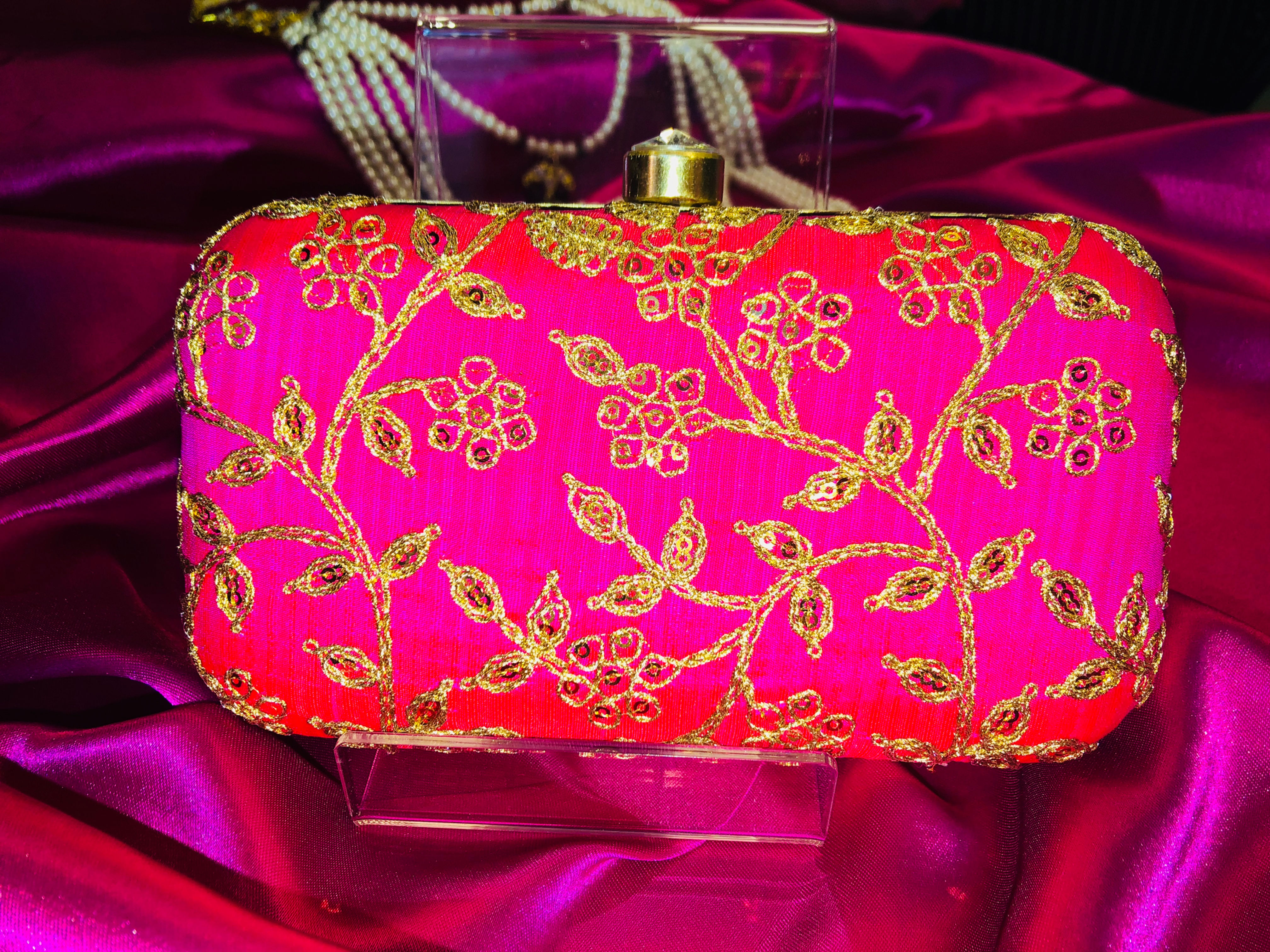 BRIDAL CLUTCH