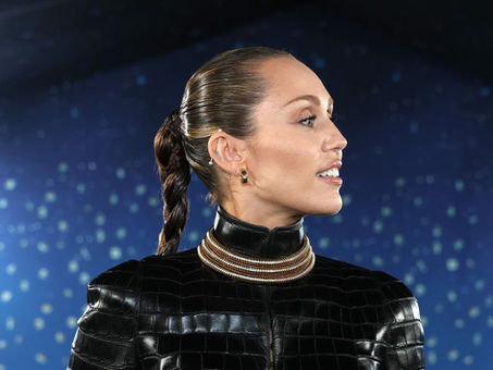 MILEY CYRUS É OFICIALMENTE CONVIDADA AO MET GALA 2026
