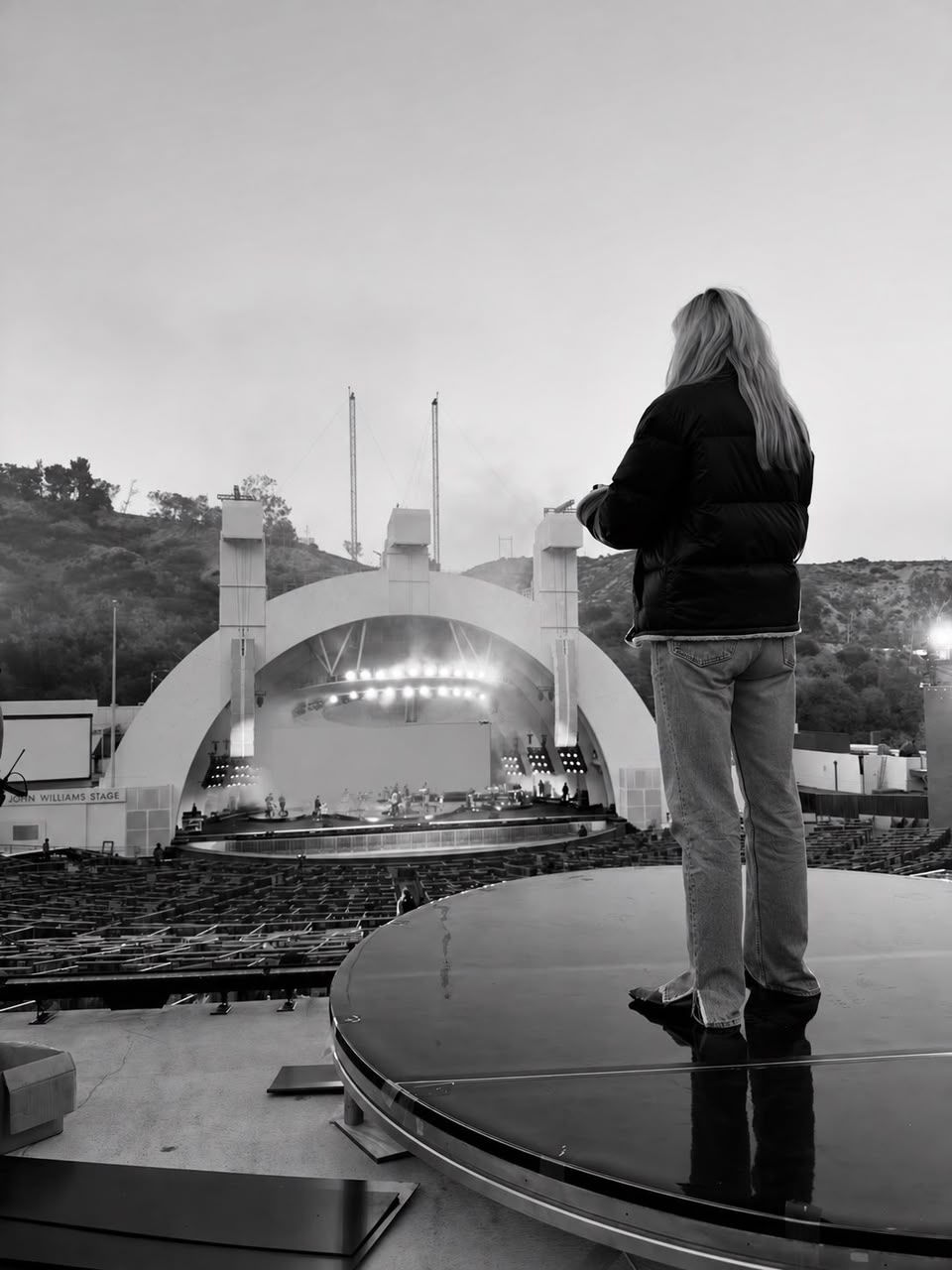 MILEY SEGUE EM CONTAGEM REGRESSIVA PARA DOIS SHOWS NO HOLLYWOOD BOWL