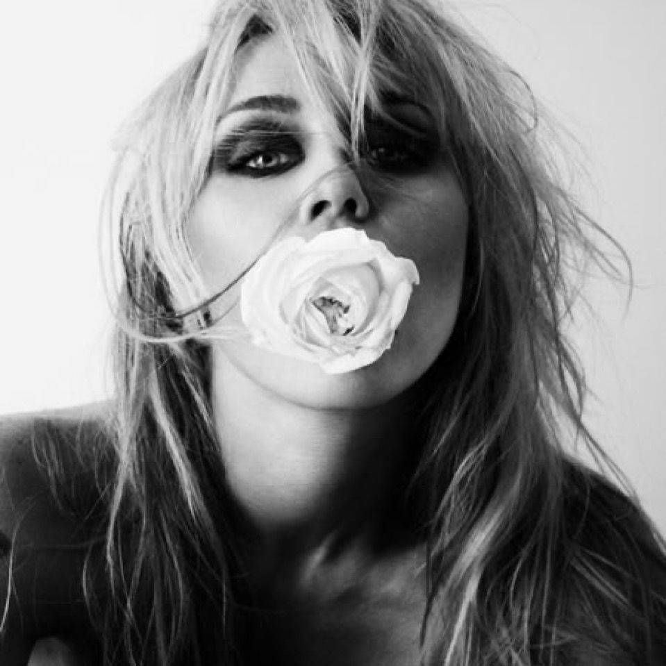 BILLBOARD 200: “BASS PERSUADES”, DE MILEY, É O ÁLBUM MAIS VENDIDO NOS EUA!