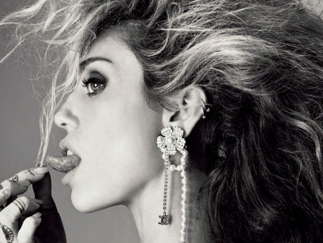 MILEY E SUA GRAVADORA SÃO MENCIONADAS NO BIG BROTHER DOS ESTADOS UNIDOS