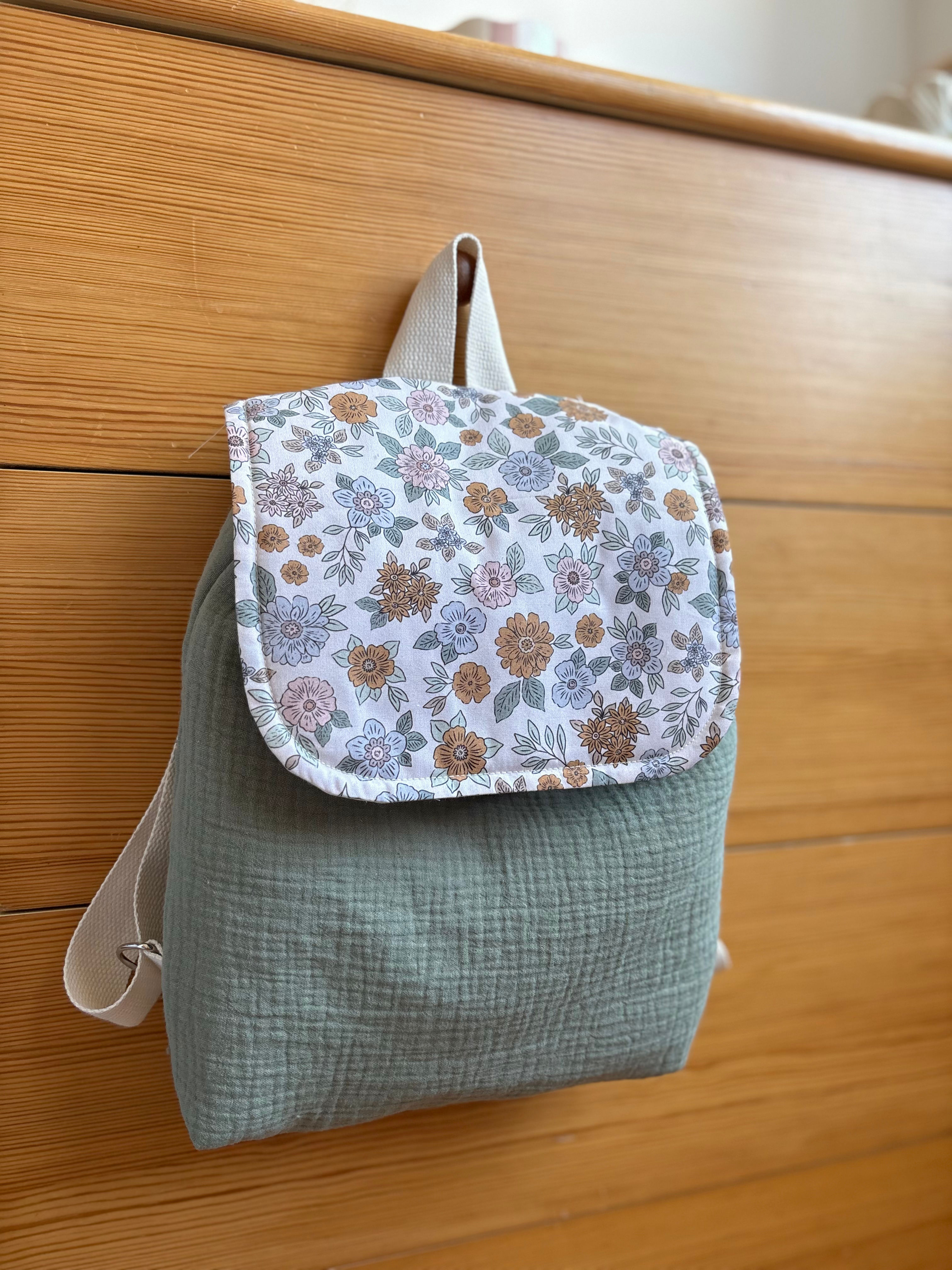 Sac à dos double gaze tilleul et fleurs pastel