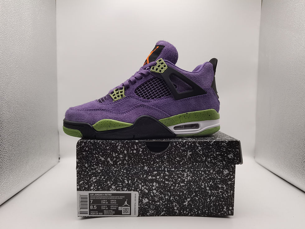 Thumbnail: Air Jordan Retro 4