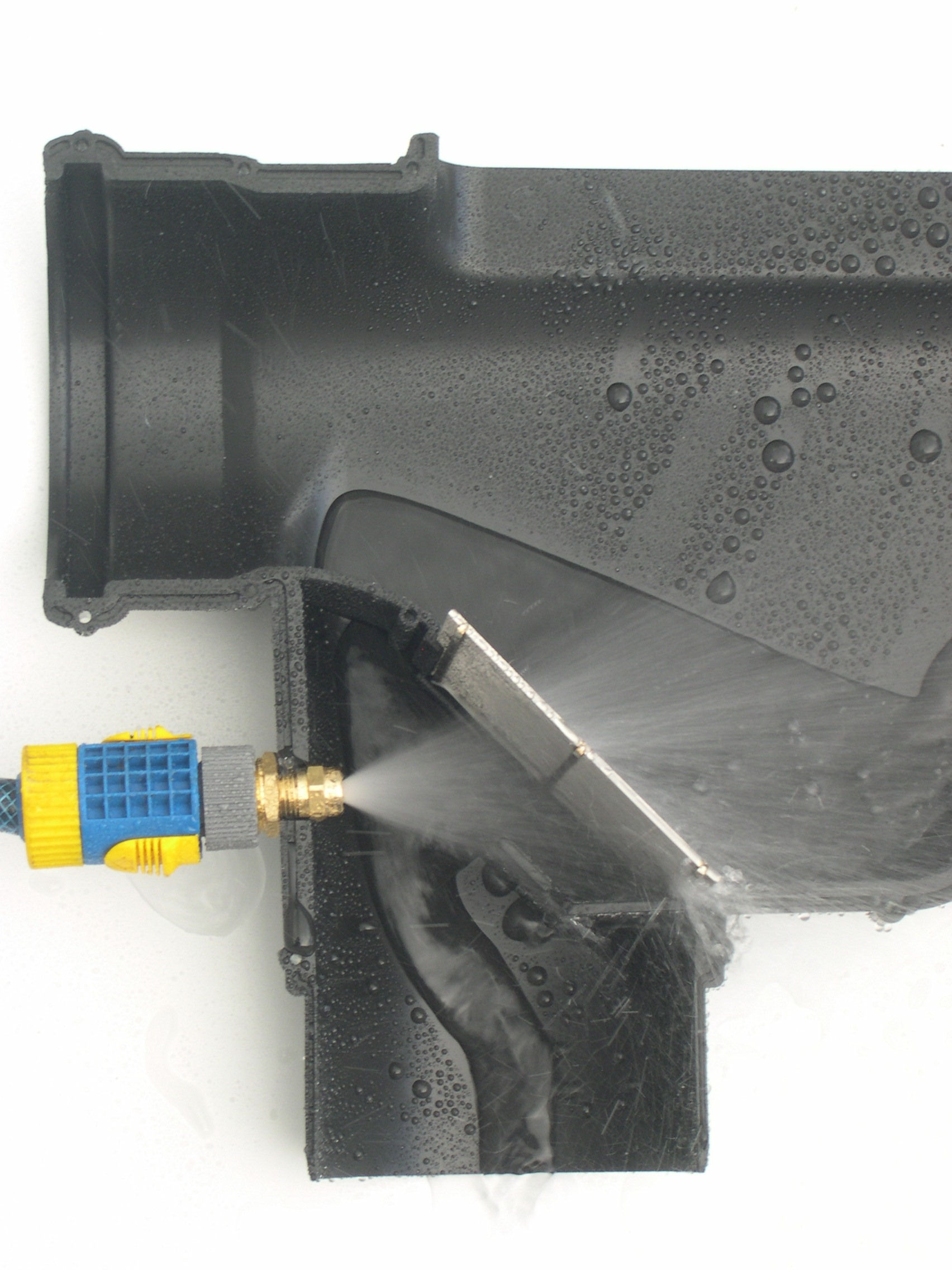 Nettoyage filtre PR100: jet d'eau ciblé