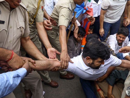 ਜੈਪੁਰ ਯੂਨੀਵਰਸਿਟੀ 'ਚ ਹੰਗਾਮਾ: RSS ਦੇ ਪ੍ਰੋਗਰਾਮ ਦਾ ਵਿਰੋਧ ਕਰ ਰਹੇ NSUI ਕਾਰਕਰਤਾਵਾਂ ਨੂੰ ਪੁਲਿਸ ਨੇ ਲਿਆ ਹਿਰਾਸਤ 'ਚ