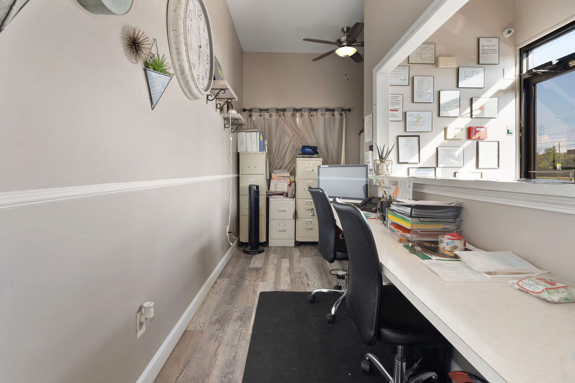 3-web-or-mls-Taylor-Rock Spring-3.jpg