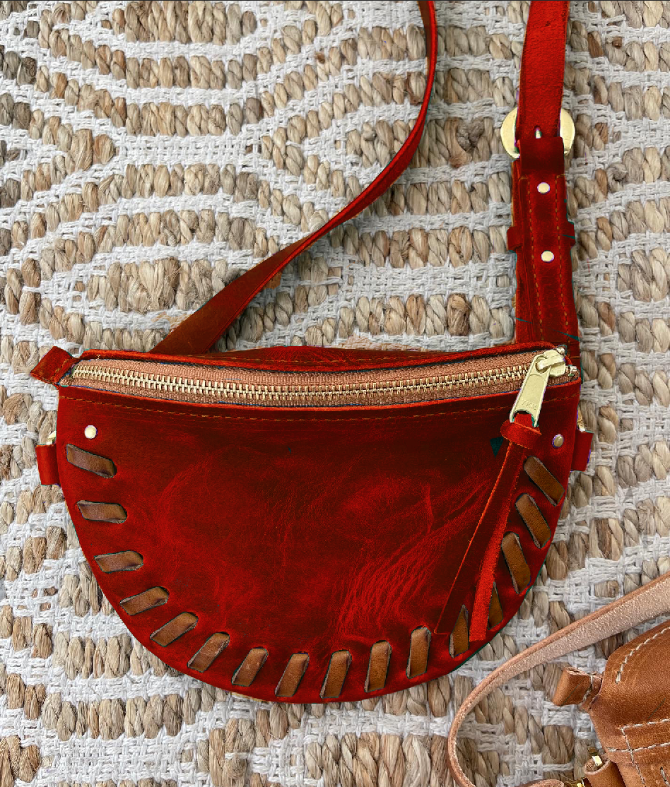 Thumbnail: Luna sling bag