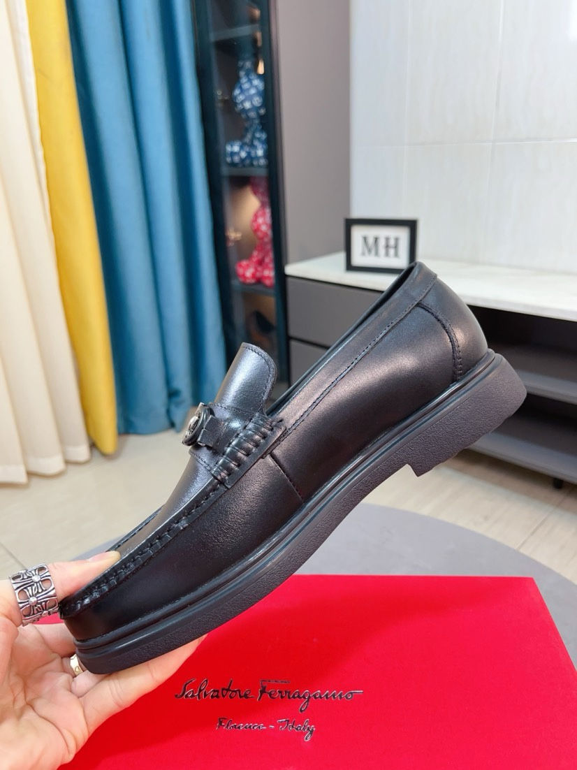 Miniatura: Ferragamo Leather Shoes