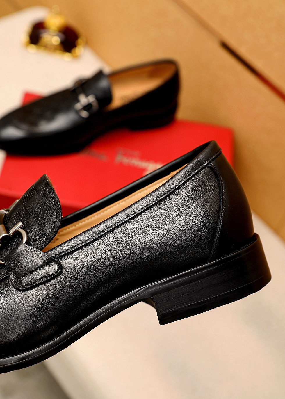 Miniatura: Ferragamo Leather Shoes