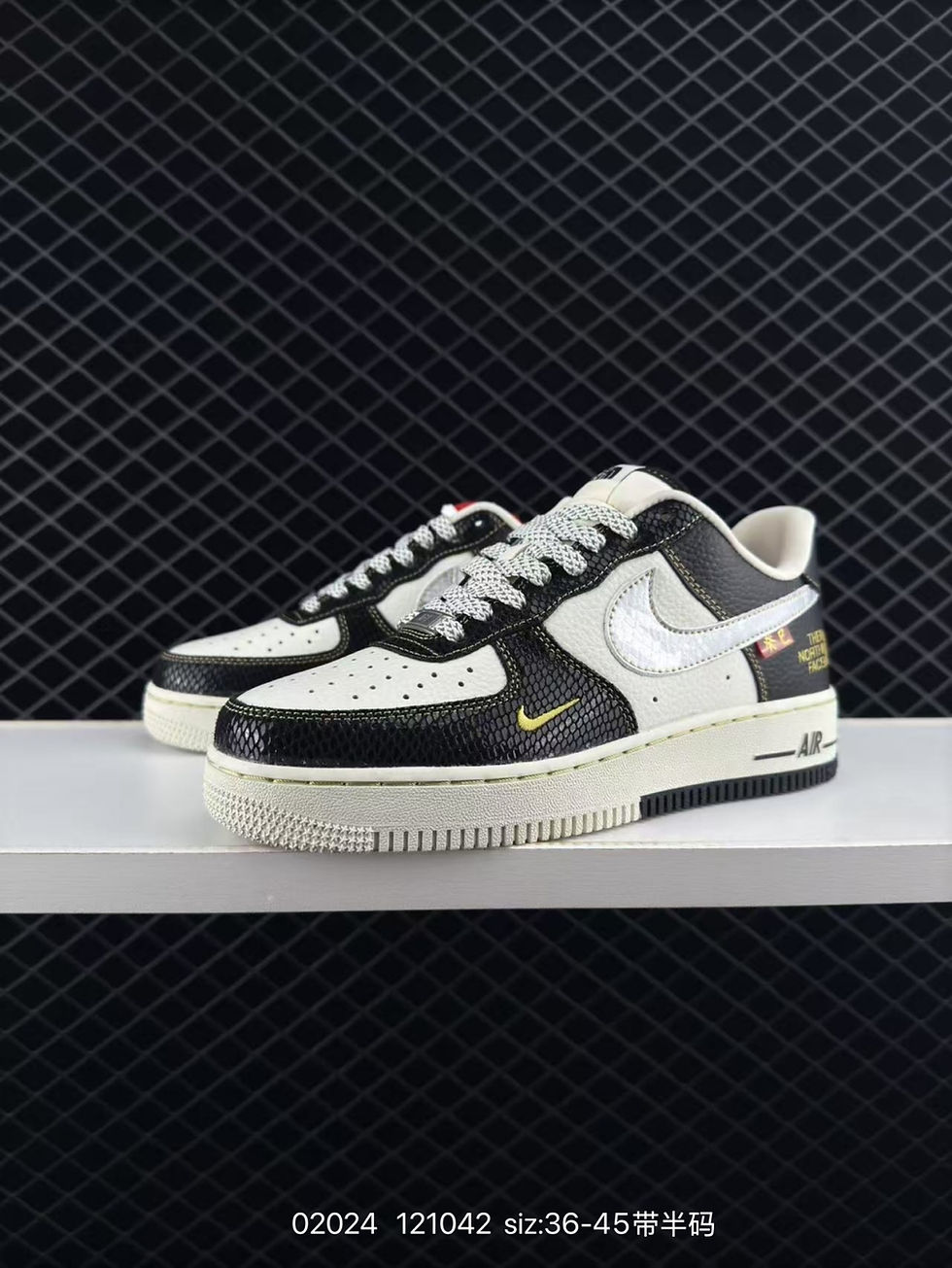 Thumbnail: Nike AIR FORCE 1 07
