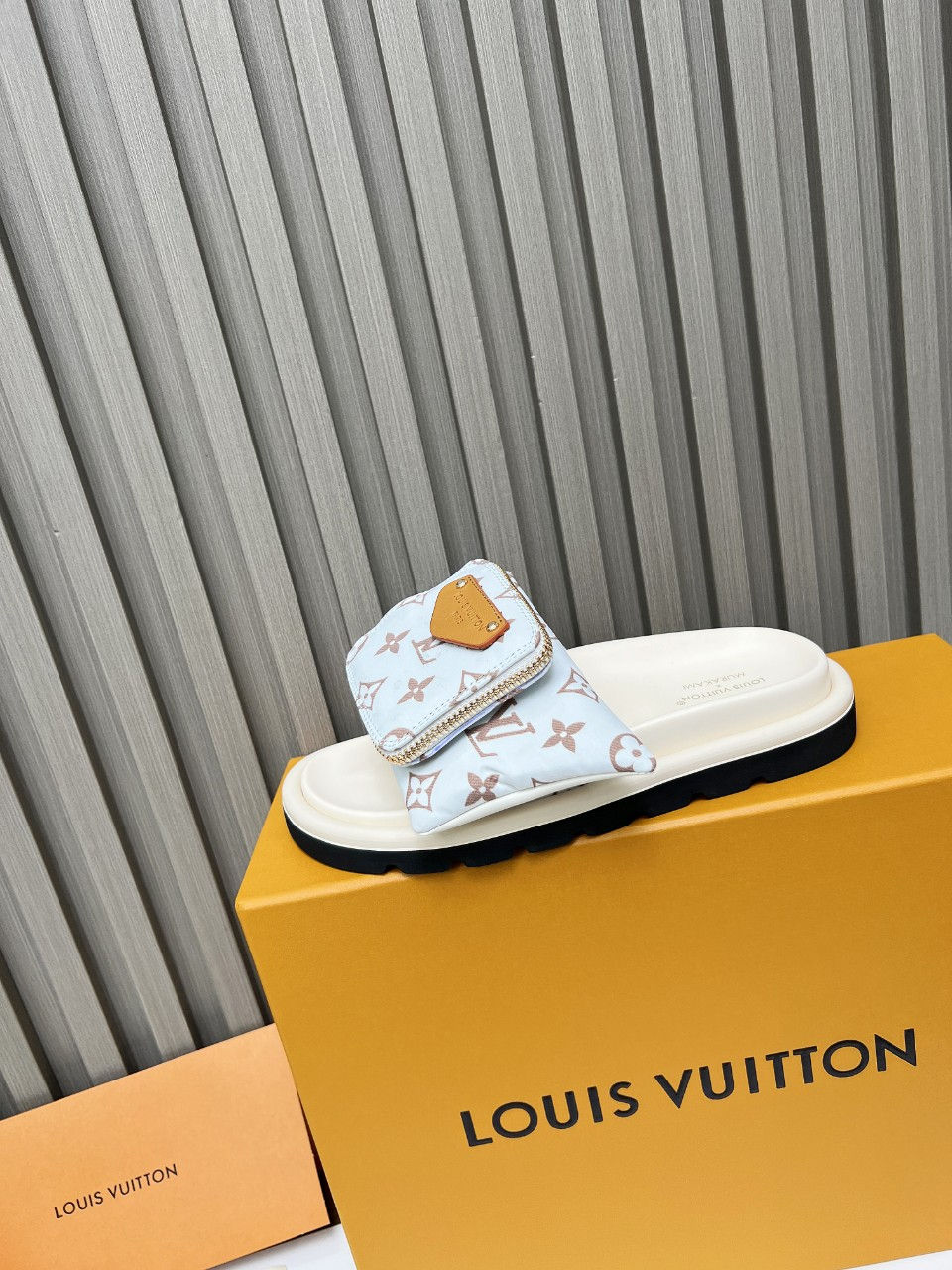 Thumbnail: Slippers