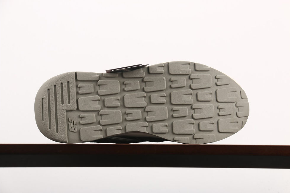 Thumbnail: New Balance 5740