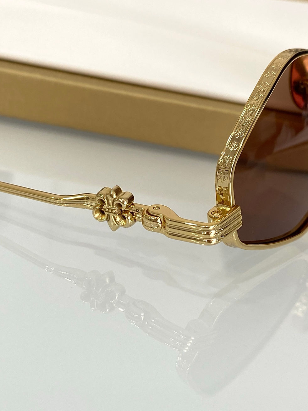 Thumbnail: Sunglasses CH8286