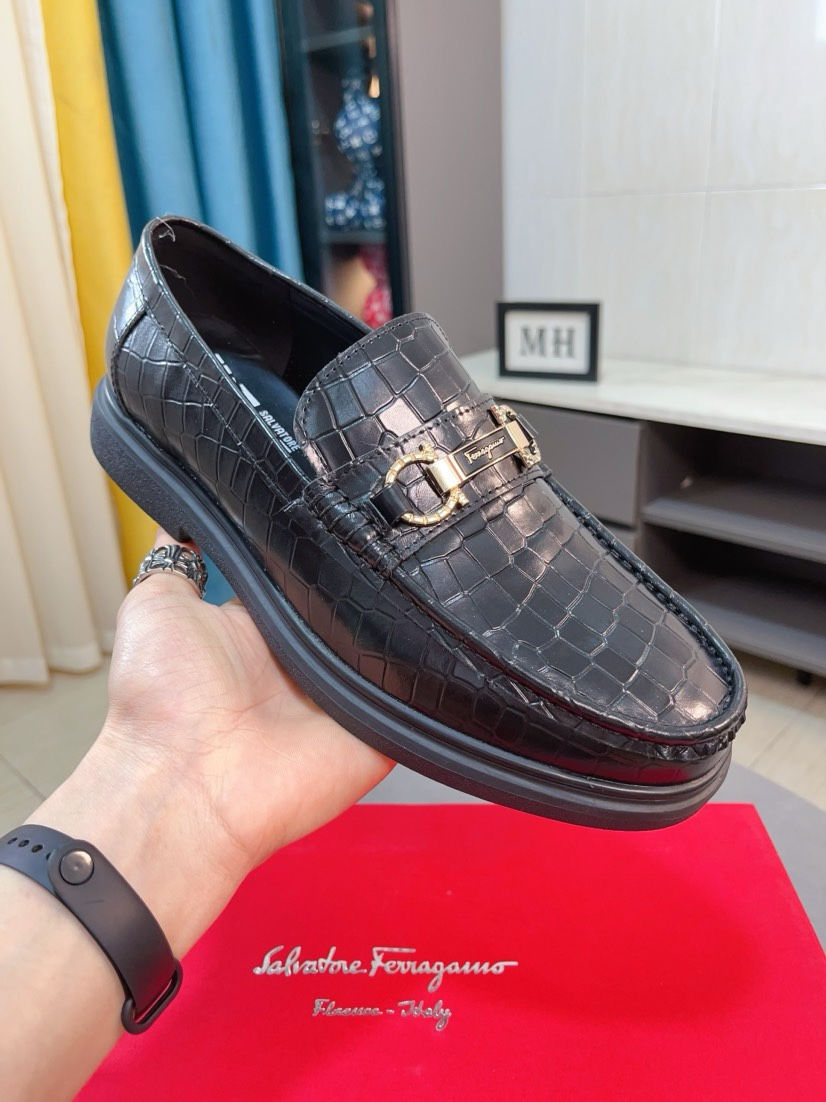 Miniatura: Ferragamo Leather Shoes