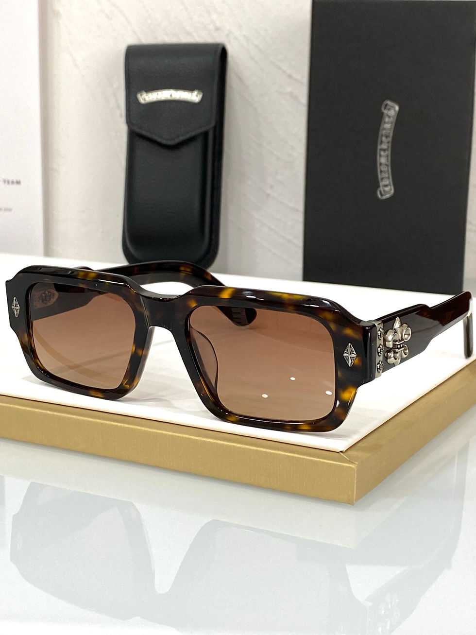 Miniatura: Sunglasses CH8232