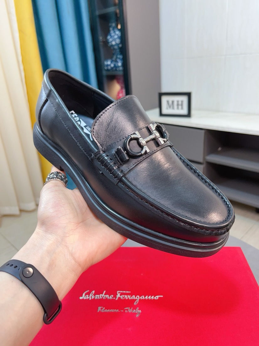 Miniatura: Ferragamo Leather Shoes