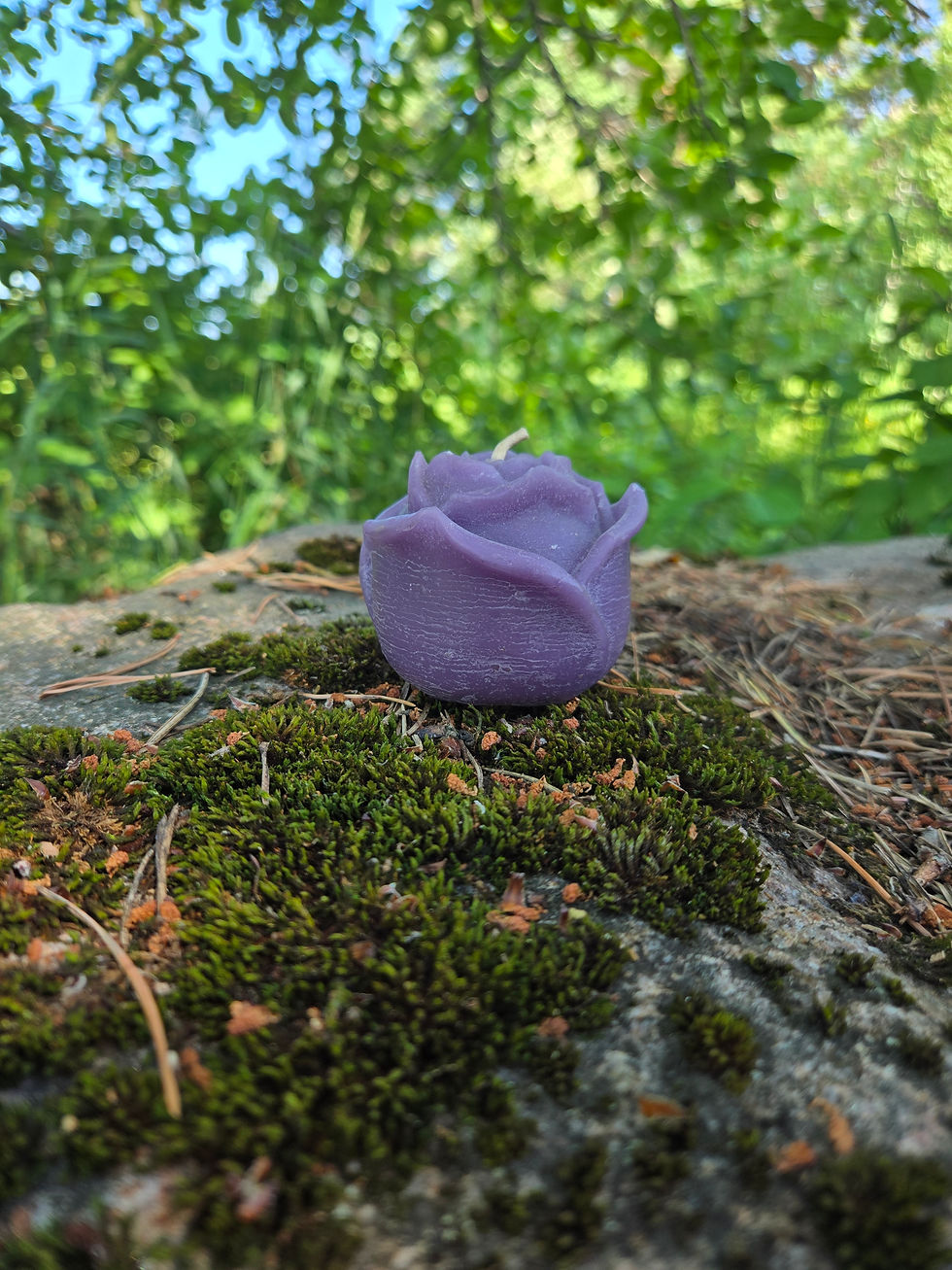 Thumbnail: Beeswax Rose Candle