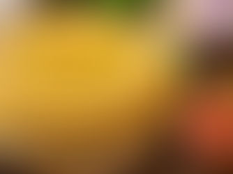 घी में सेंकी हुई सॉफ्ट मक्के की मसाला मिसी रोटी, साथ में राजस्थानी प्याज और लहसुन की तीखी चटनी – विंटर स्पेशल भारतीय रेसिपी।