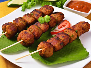 Homemade crispy paneer and vegetable kabab for kids – a healthy, no-fry snack perfect for lunchboxes. Toddler-friendly finger food with soft cheese and veggies