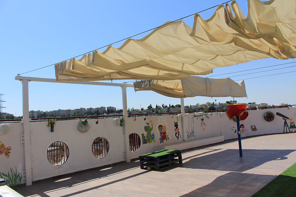 גג-חצר-ספינה