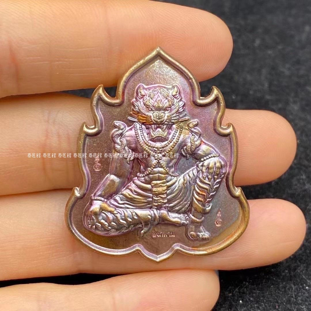 龍婆禪乃  2564  虎頭魯士 背後無頭虎 