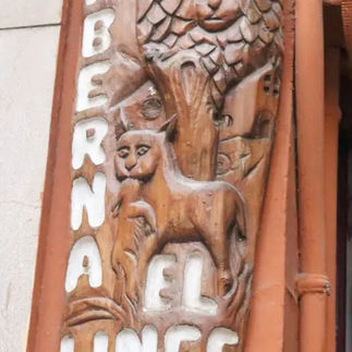 detalle de la facha de del Lince