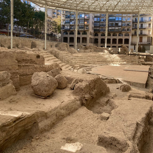 Yacimiento del teatro romano de Zaragoza desde su lateral izquierdo