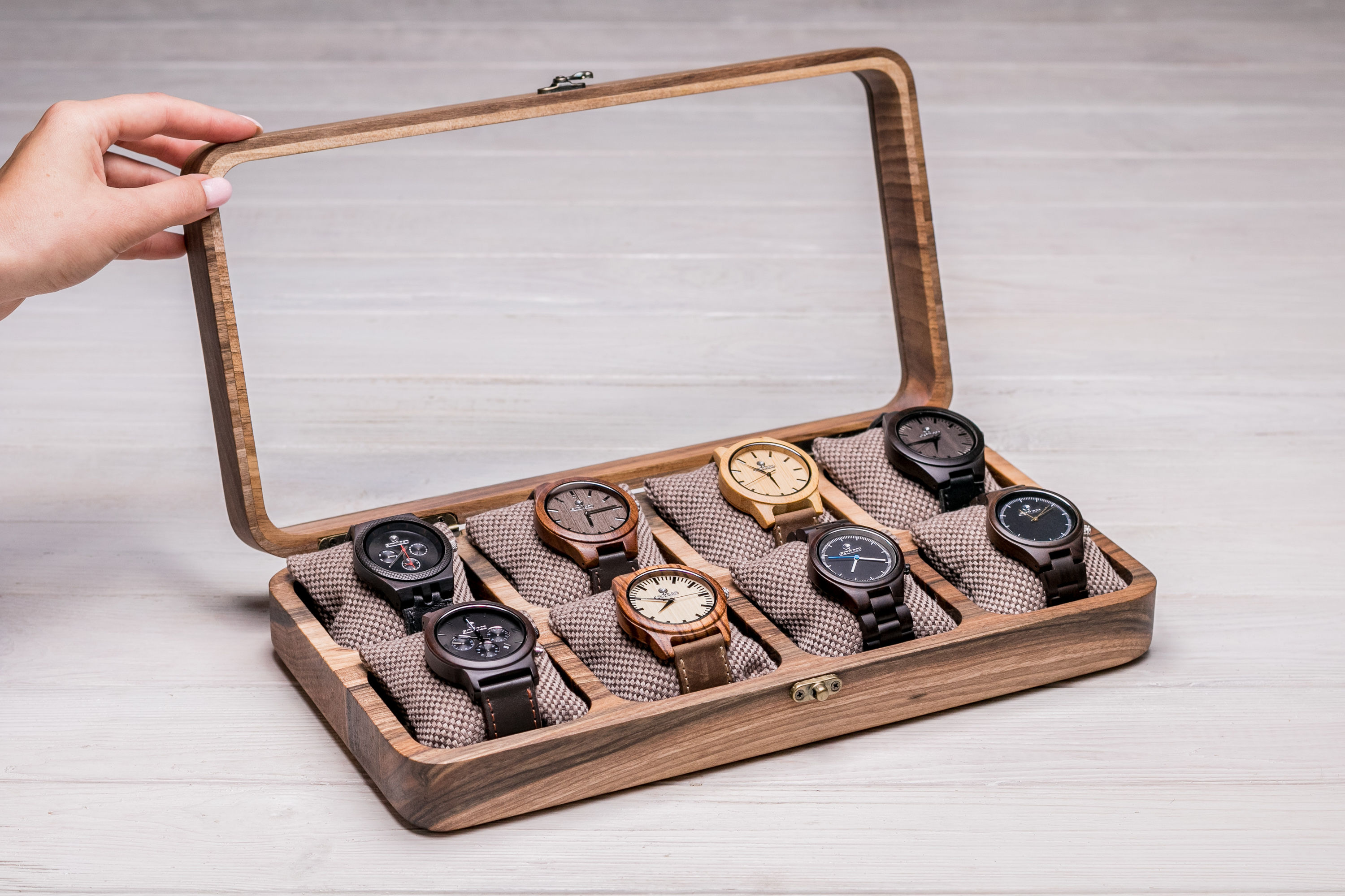 Цельная шкатулка для 8 часов со стеклянной крышкой